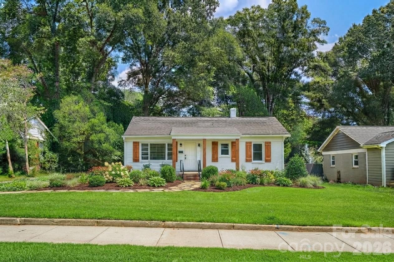 1062 Dresden Dr W, Charlotte, NC 28205. property listing photo