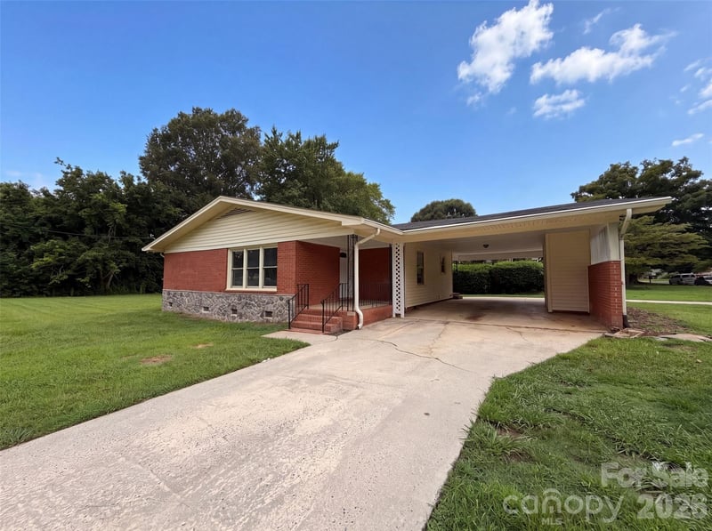 1951 Taylor Drive, Gastonia, NC - 3 beds, 2 baths, 1,380 sqft - $246,000