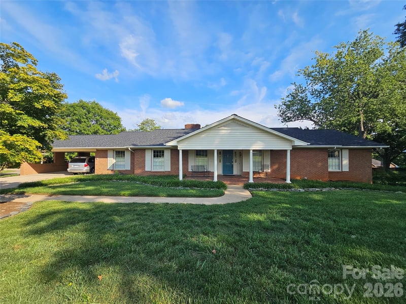 524 Country Club Circle, Shelby, NC - 5 beds, 4 baths, 5,357 sqft - $625,000