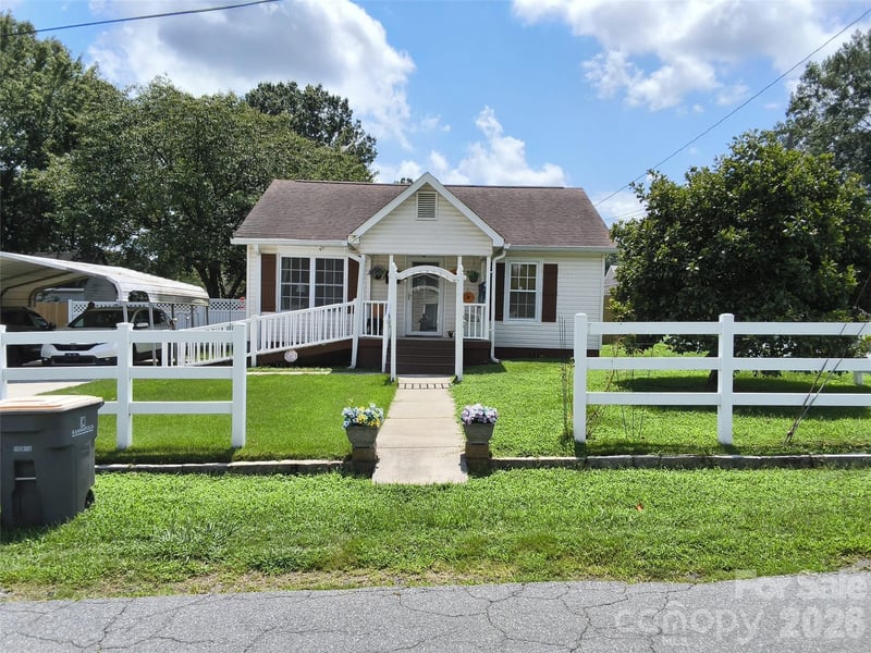 1200 Woodlawn Street, Kannapolis, NC - 2 beds, 1 bath, 840 sqft - $225,000
