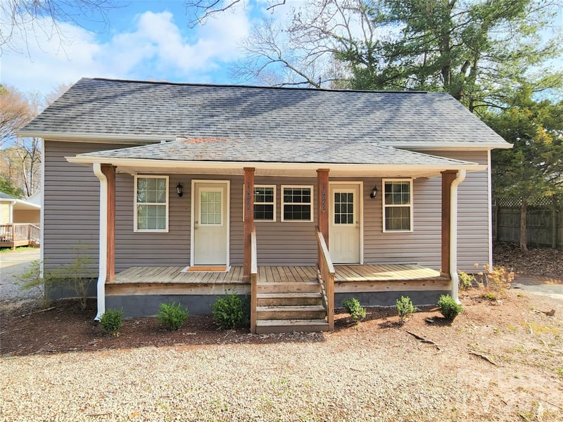 1423 Oakshade Avenue, Kannapolis, NC - 2 beds, 1 bath - $1,195