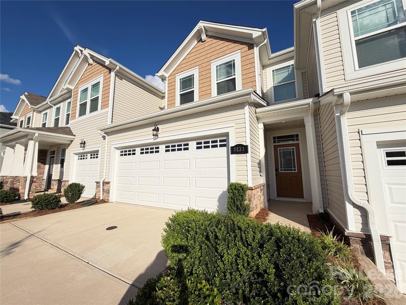 9233 Northfield Crossing Drive, Charlotte, NC - 3 beds, 2.5 baths, 1,742 sqft - $2,500