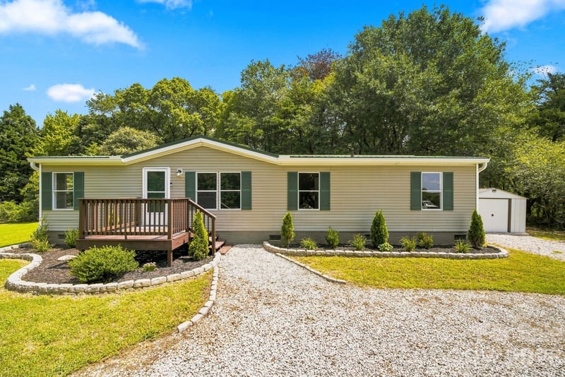 128 Craver Lane, Troutman, NC - 3 beds, 2 baths, 1,422 sqft - $270,000
