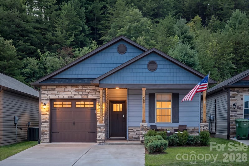 289 Cardwell Lane, Fletcher, NC - 3 beds, 2 baths, 1,040 sqft - $299,999