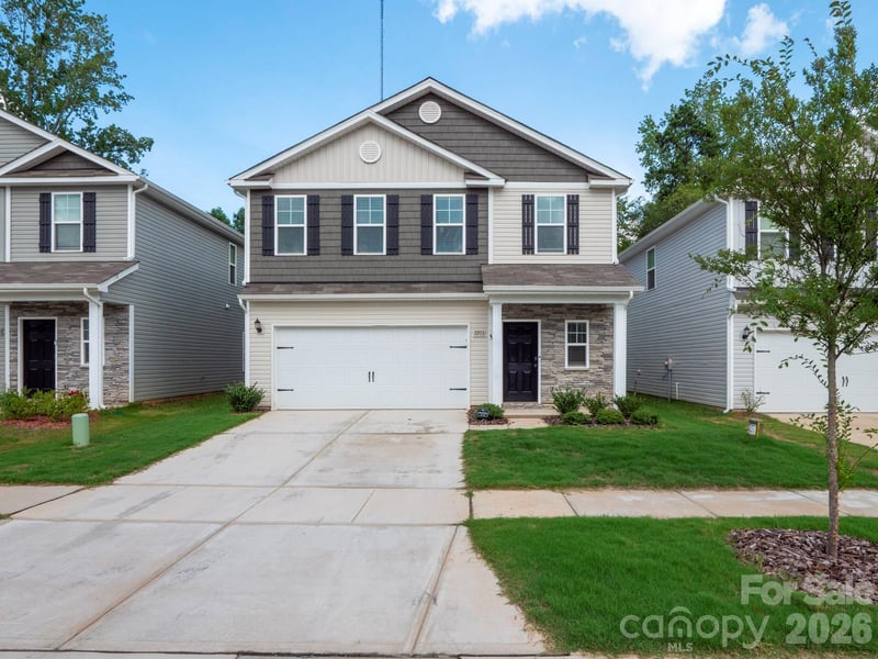 7203 Stoney Wood Lane, Charlotte, NC - 3 beds, 2.5 baths, 2,015 sqft - $385,000