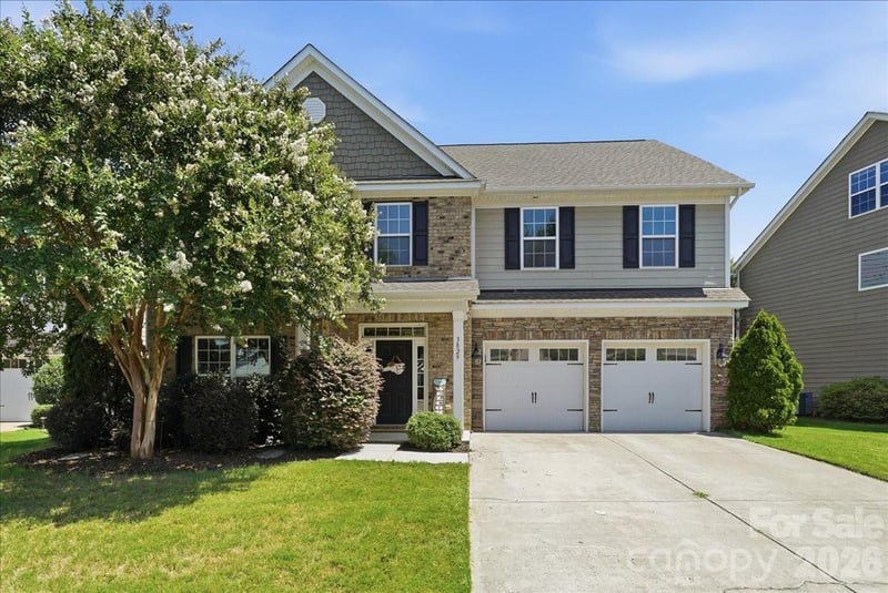 3829 Franklin Meadows Drive, Matthews, NC - 4 beds, 2.5 baths, 2,896 sqft - $595,000