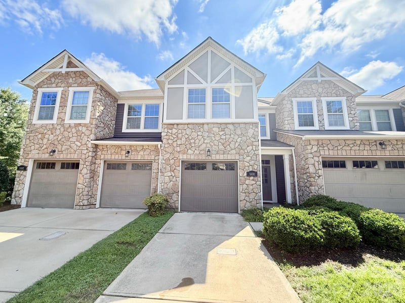 5658 Stonewells Drive, Charlotte, NC - 3 beds, 2.5 baths, 1,611 sqft - $354,999