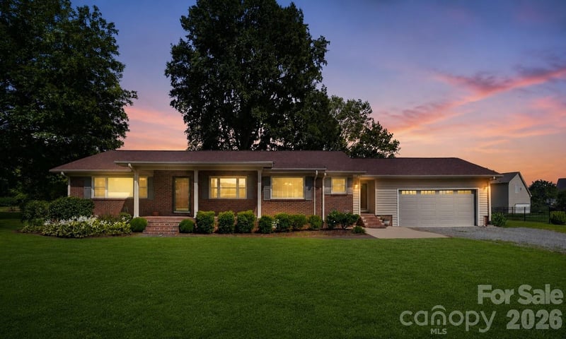 7800 Browne Road, Charlotte, NC - 3 beds, 2.5 baths, 2,571 sqft - $449,900