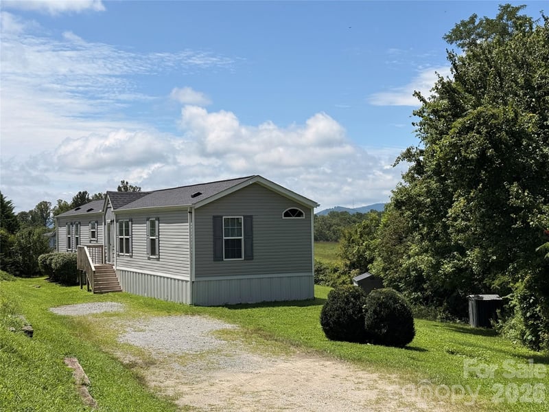 166 Albert Drive, Flat Rock, NC - 3 beds, 2 baths, 1,216 sqft - $249,900