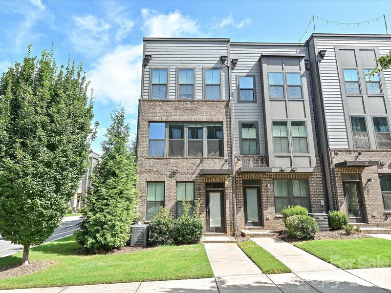143 Music Hall Way, Charlotte, NC - 3 beds, 3.5 baths, 1,833 sqft - $649,000