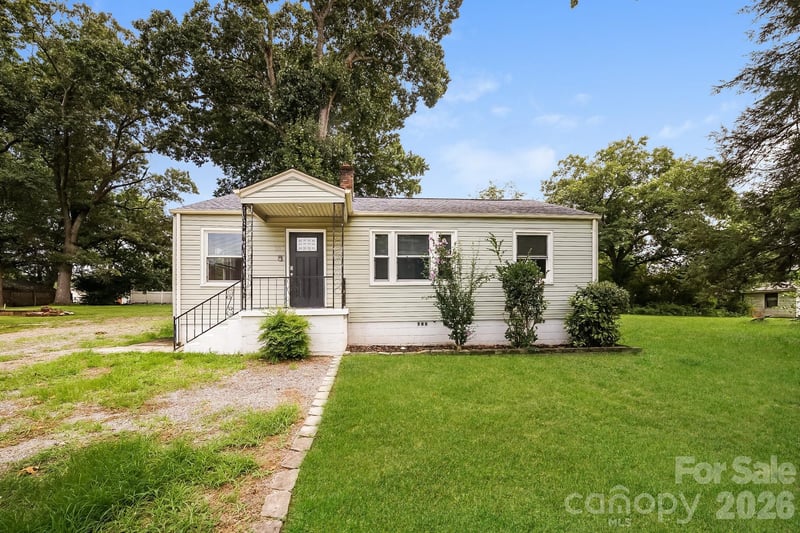 309 Eastside Drive, Statesville, NC - 3 beds, 1 bath, 925 sqft - $184,900