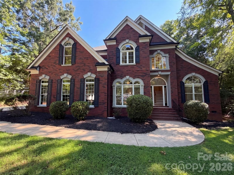 10124 Windtree Lane, Charlotte, NC - 4 beds, 3 baths, 2,661 sqft - $577,000