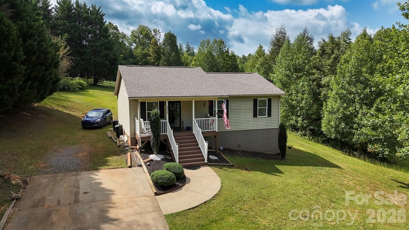 2827 Hollybrook Lane, Morganton, NC - 3 beds, 2 baths, 1,120 sqft - $288,000