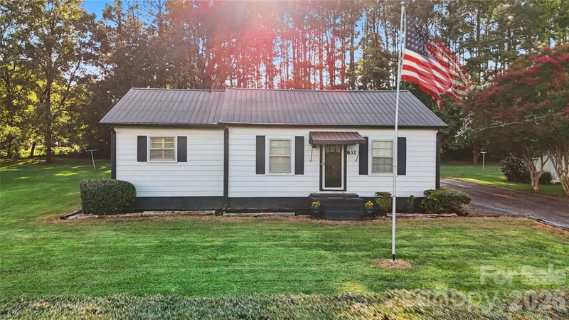832 Baker Street, Statesville, NC - 2 beds, 1.5 baths, 1,220 sqft - $219,000