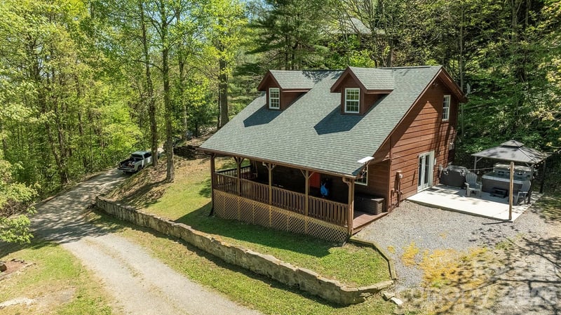 95 Lasso Lane, Waynesville, NC - 3 beds, 1 bath, 1,248 sqft - $399,000