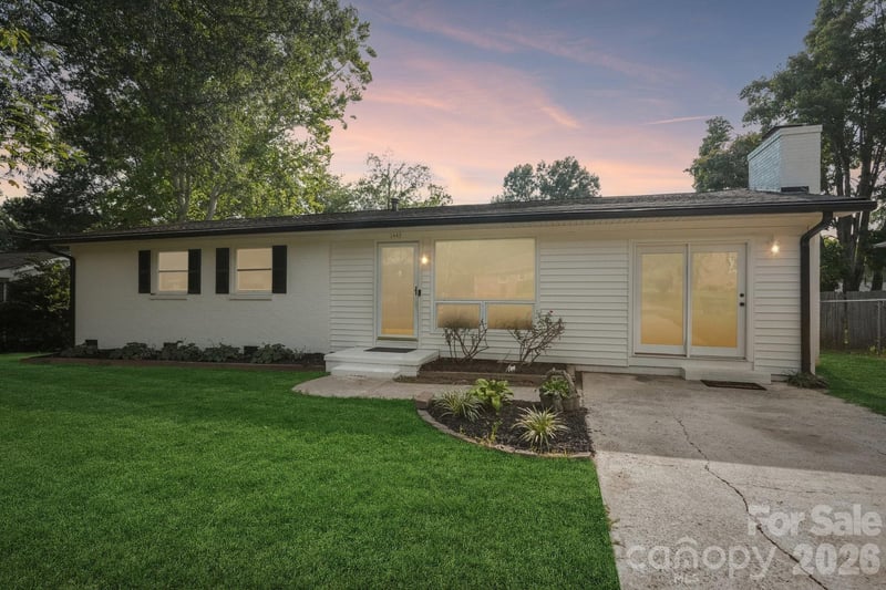 1443 Lynhurst Drive, Gastonia, NC - 3 beds, 2 baths, 1,393 sqft - $264,500
