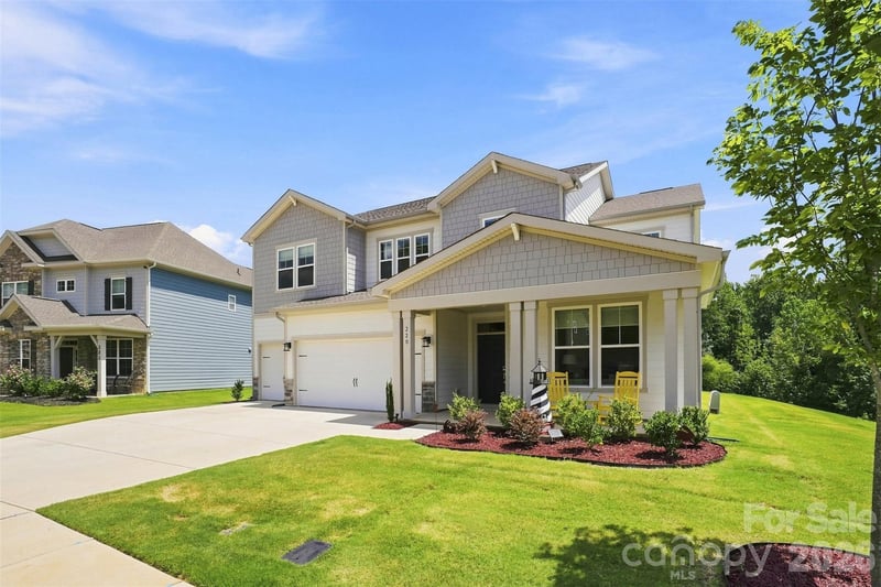 220 E Warfield Drive, Mooresville, NC - 5 beds, 4 baths, 3,073 sqft - $582,990