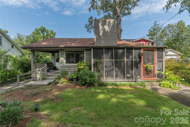 21 Lincoln Avenue, Asheville, NC - 2 beds, 1 bath, 1,073 sqft - $375,000