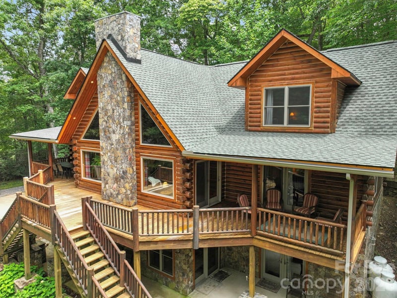 475 S Toe River Road, Burnsville, NC - 5 beds, 4.5 baths, 4,076 sqft - $765,000