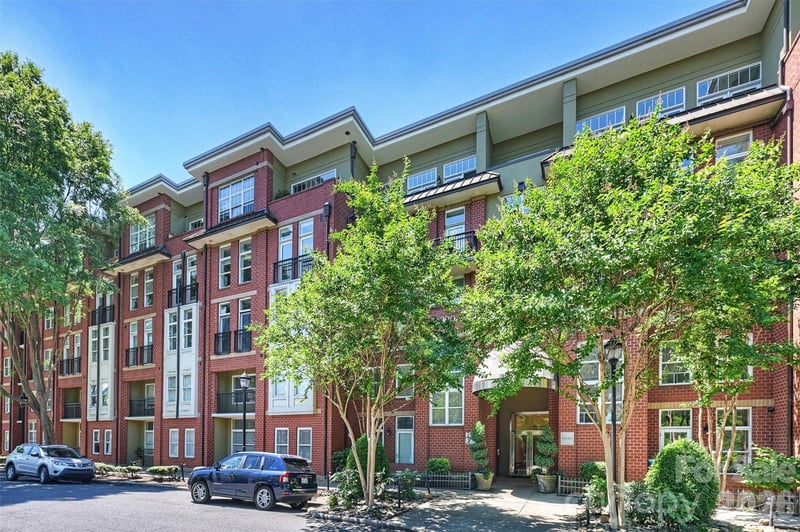 1320 Fillmore Avenue Apt 129, Charlotte, NC - 2 beds, 2.5 baths, 1,339 sqft - $600,000