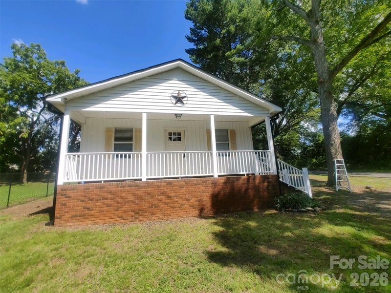 700 Harmon Road, Kings Mountain, NC - 2 beds, 1 bath, 809 sqft - $189,900