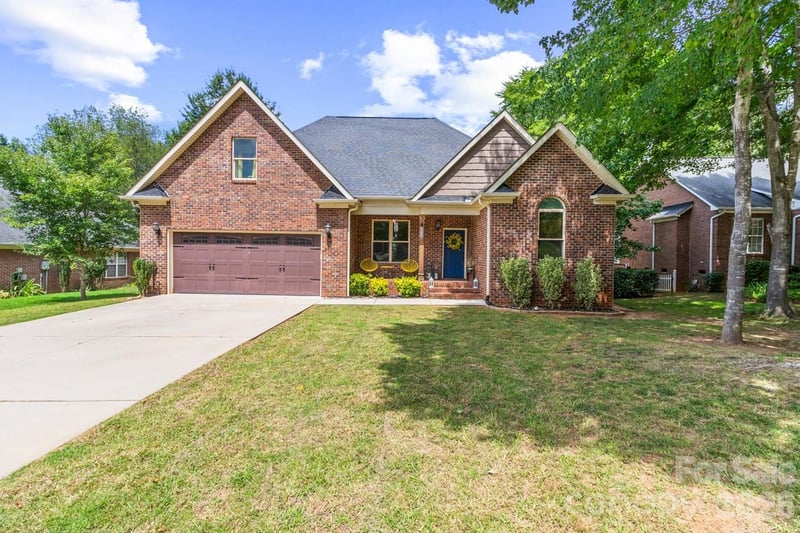 142 Bald Cypress Lane, Mooresville, NC - 4 beds, 3 baths, 2,127 sqft - $515,000