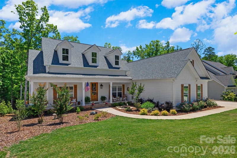 662 Sandbar Point, Lake Wylie, SC - 4 beds, 2.5 baths, 2,700 sqft - $1,275,000