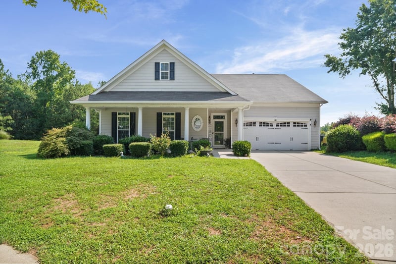 3018 Robusta Court, Gastonia, NC - 3 beds, 2 baths, 2,110 sqft - $380,000