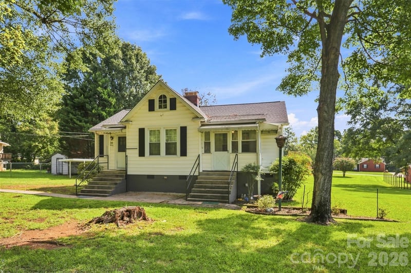 1106 N Main Street, Mount Holly, NC - 3 beds, 1 bath, 1,304 sqft - $299,900