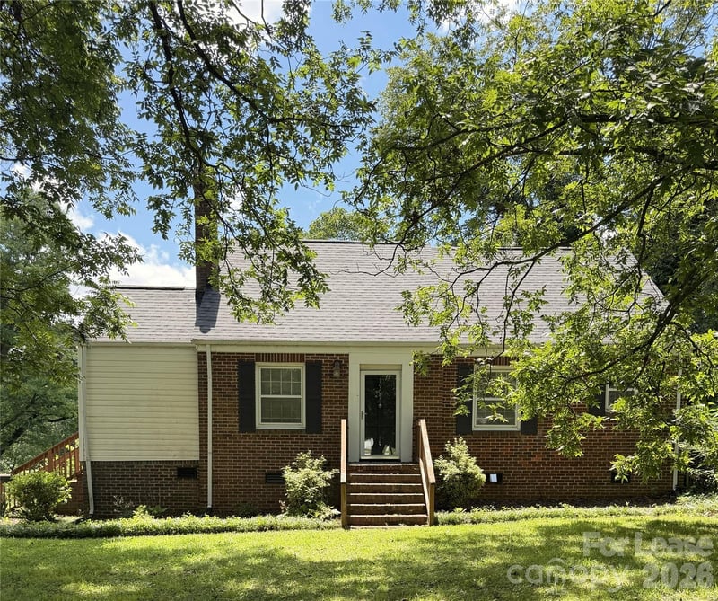 1901 Armstrong Park Drive, Gastonia, NC - 2 beds, 1 bath, 1,171 sqft - $1,450