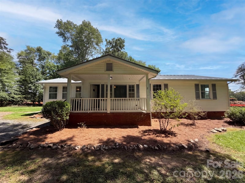 5100 Robinwood Drive, Charlotte, NC - 3 beds, 2 baths, 1,483 sqft - $346,000
