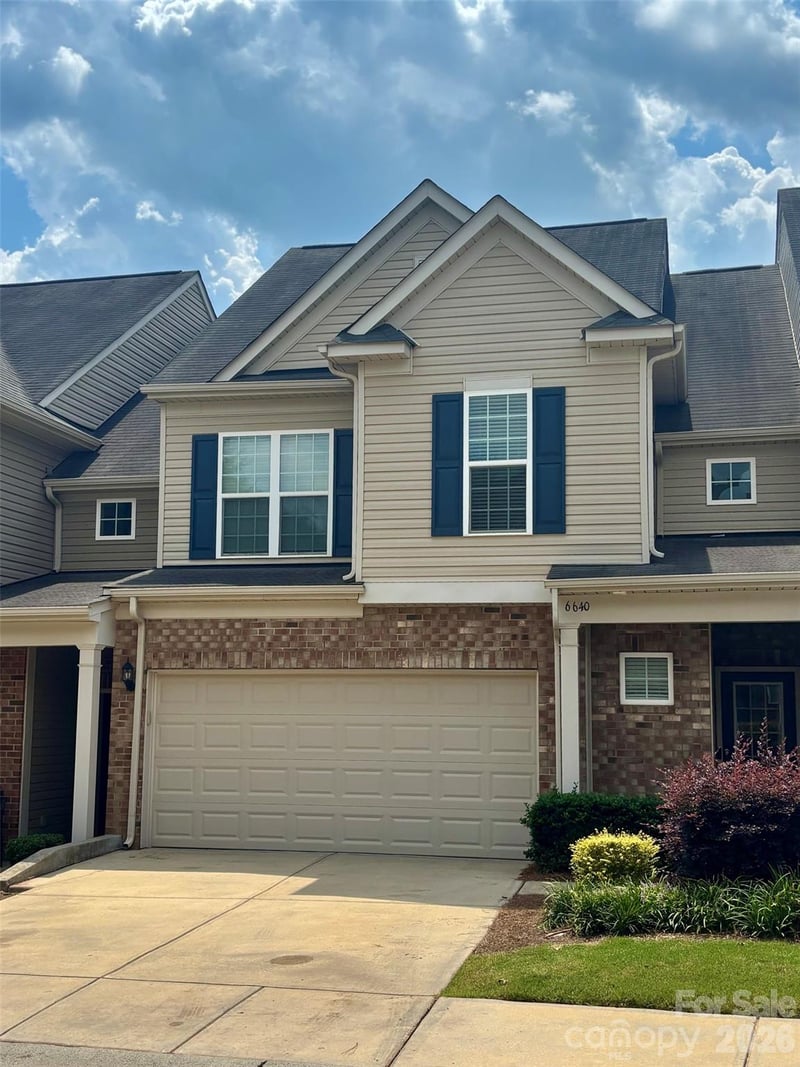 6640 Portland Rose Lane, Charlotte, NC - 3 beds, 2.5 baths, 2,028 sqft - $480,000