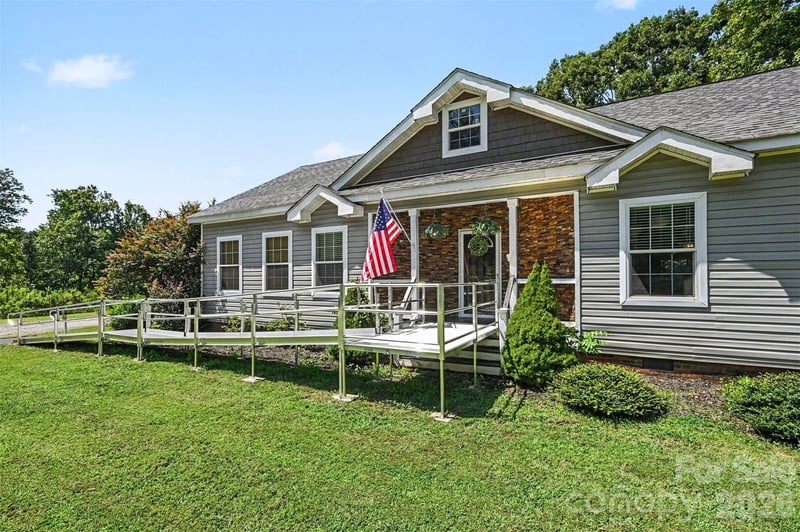 140 Broome Farm Lane, Mooresville, NC - 3 beds, 2 baths, 2,047 sqft - $500,000