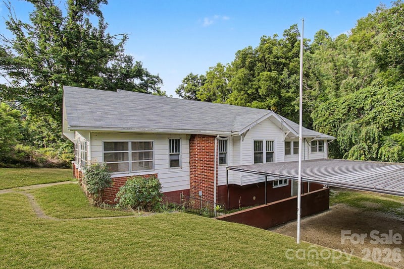47 Stone Cottage Road, Mars Hill, NC - 3 beds, 2 baths, 1,276 sqft - $360,000