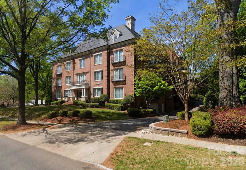 974 Queens Road, Charlotte, NC - 4 beds, 4.5 baths, 5,346 sqft - $2,850,000