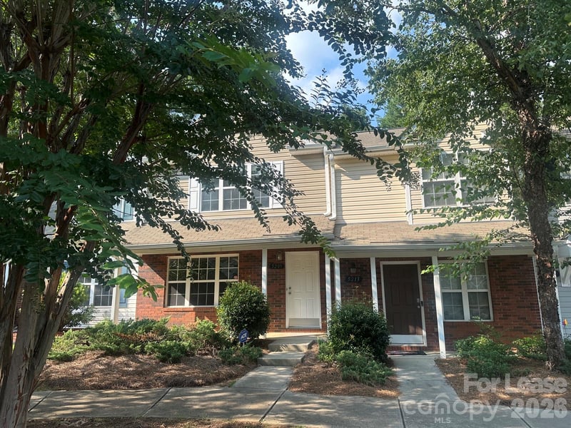 5209 Ficus Tree Lane, Charlotte, NC - 2 beds, 2.5 baths, 1,095 sqft - $1,600