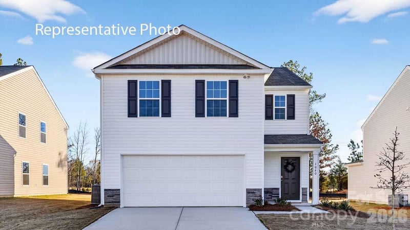 2121 10th Street SE, Hickory, NC - 4 beds, 2.5 baths, 1,613 sqft - $284,000