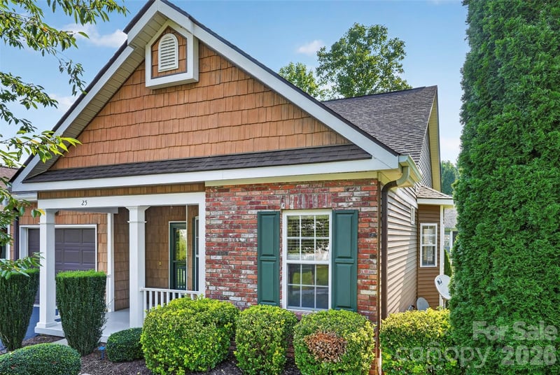 25 Old Pasture Way, Laurel Park, NC - 4 beds, 3 baths, 1,874 sqft - $465,000