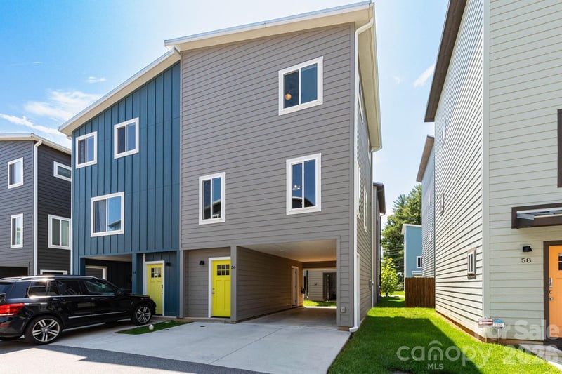 56 W Cascade Street, Asheville, NC - 2 beds, 1.5 baths, 1,134 sqft - $280,000
