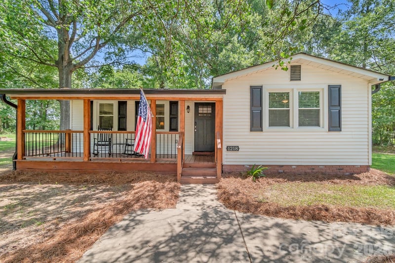 1218 Hammond Carnes Road, Lancaster, SC - 2 beds, 1 bath, 717 sqft - $225,000