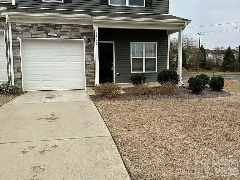 5512 John McDowell Place, Charlotte, NC - 3 beds, 2.5 baths, 1,600 sqft - $2,100