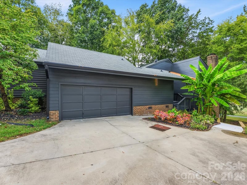 8923 St Croix Lane, Charlotte, NC - 3 beds, 2.5 baths, 1,678 sqft - $500,000
