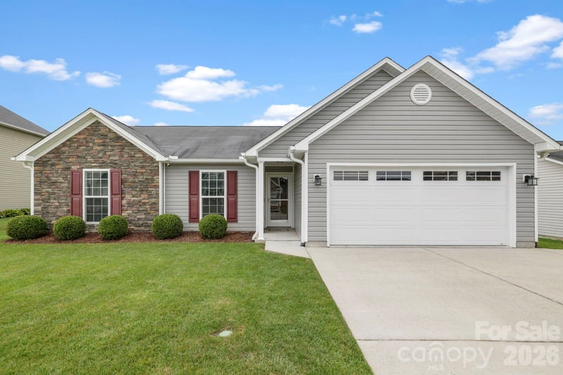 38 E Swift Creek Road, Fletcher, NC - 3 beds, 2 baths, 1,390 sqft - $414,900