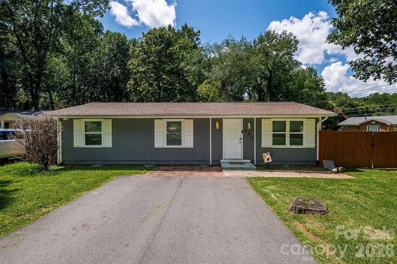 531 Stilwell Oaks Circle, Charlotte, NC - 3 beds, 1.5 baths, 1,080 sqft - $330,000