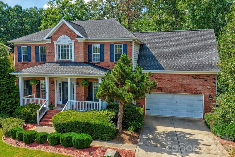 10823 Persimmon Creek Drive, Charlotte, NC - 4 beds, 2.5 baths, 3,239 sqft - $669,000