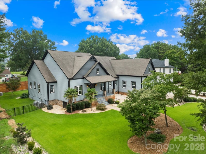 129 Aqua Drive, Mooresville, NC - 4 beds, 3.5 baths, 3,339 sqft - $1,195,000