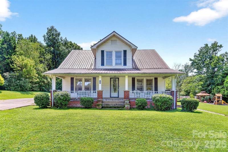 96 Huntsville Road, Marion, NC - 2 beds, 1 bath, 1,704 sqft - $299,900