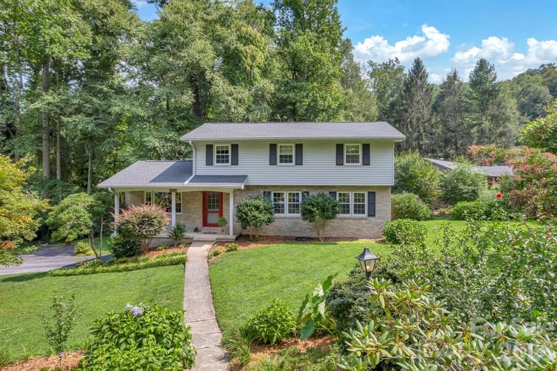 307 Woodland Trail Apt 8, Laurel Park, NC - 4 beds, 2.5 baths, 2,132 sqft - $529,000