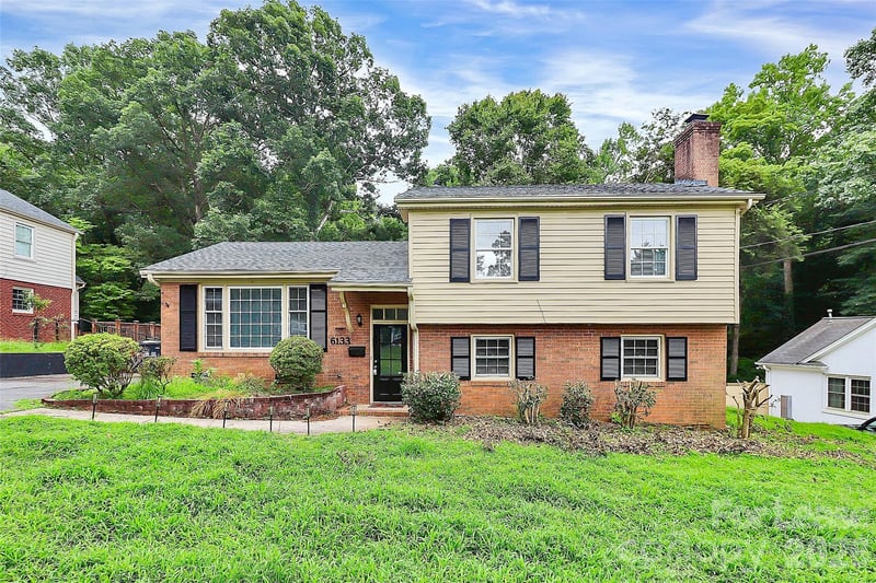 6133 Colchester Place, Charlotte, NC - 4 beds, 3 baths, 1,795 sqft - $2,350