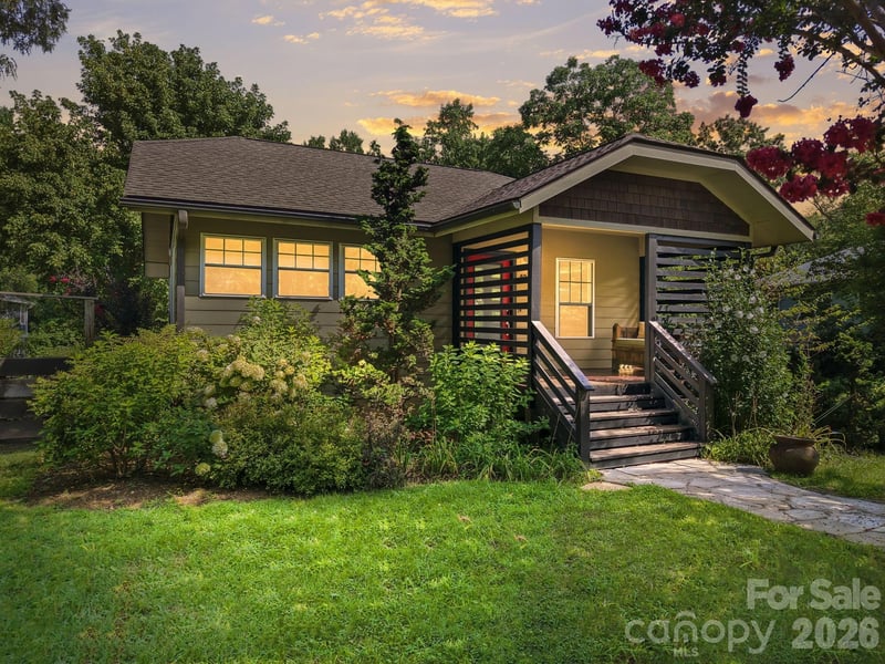146 Courtland Avenue, Asheville, NC - 3 beds, 2 baths, 1,590 sqft - $775,000